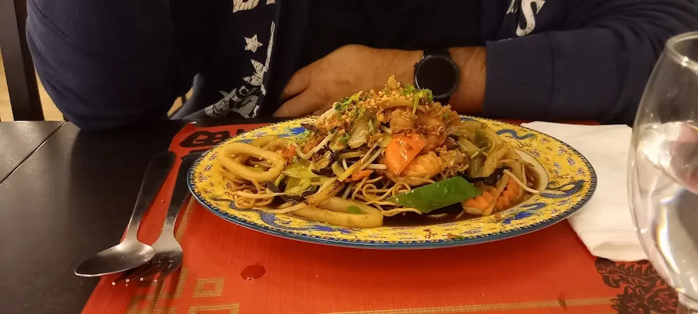 Nouilles Croustillantes Aux Fruits de Mer